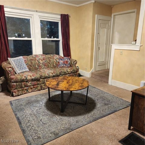 2500 9th Court, Cuyahoga Falls, OH 44221