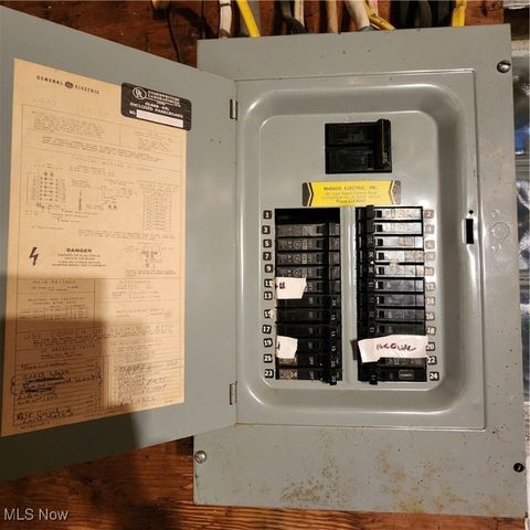 2500 9th Court, Cuyahoga Falls, OH 44221