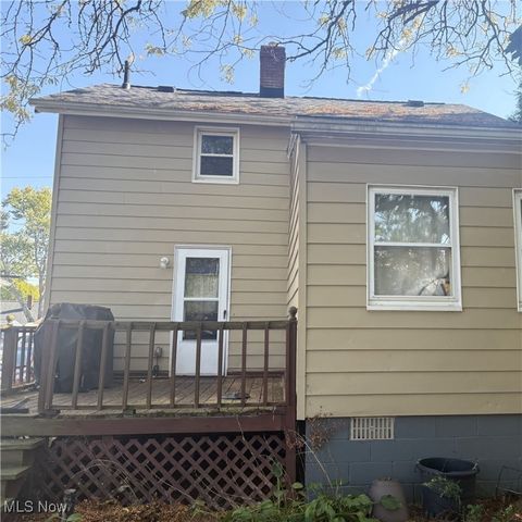 2500 9th Court, Cuyahoga Falls, OH 44221