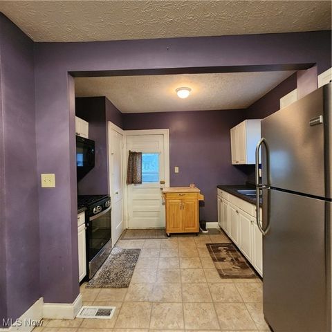 2500 9th Court, Cuyahoga Falls, OH 44221