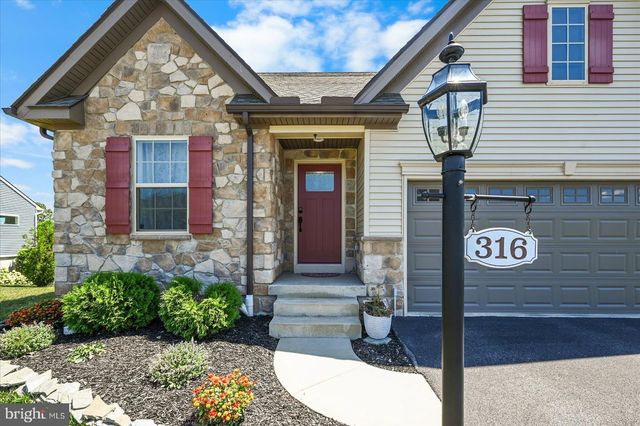 316 HOLLYHOCK DR, Manchester, PA 17345