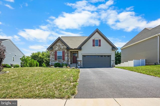 316 HOLLYHOCK DR, Manchester, PA 17345