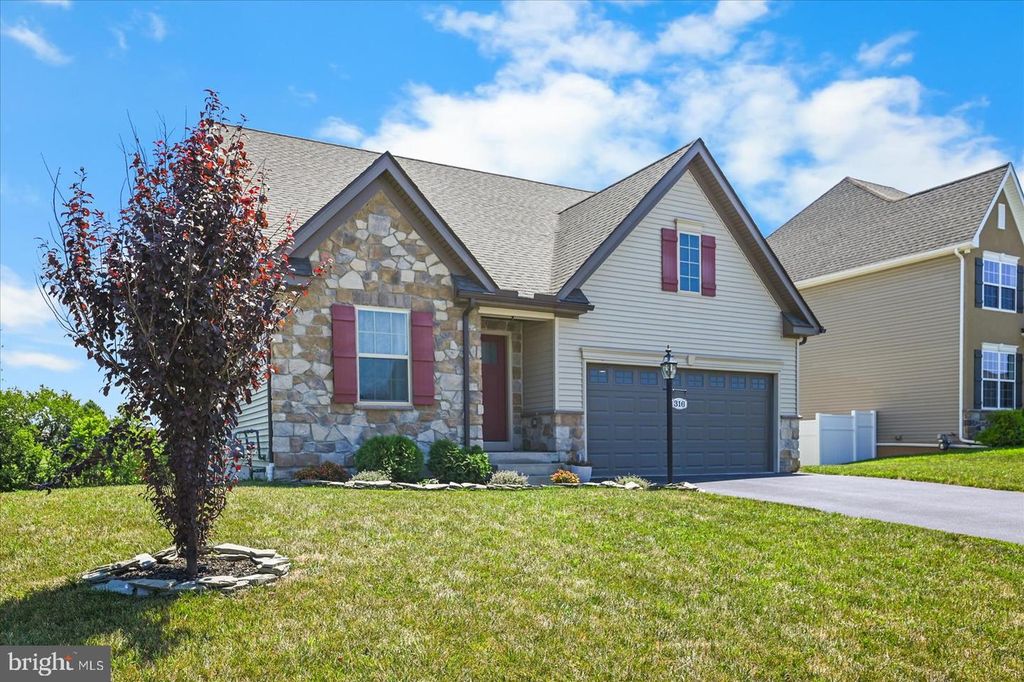 316 HOLLYHOCK DR, Manchester, PA 17345