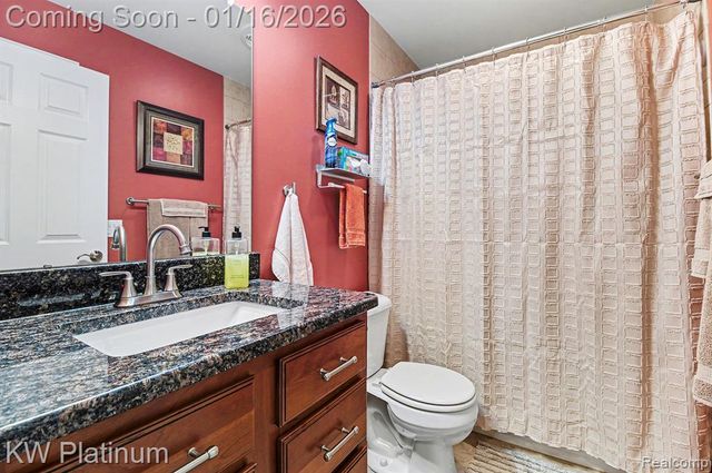 52458 Westfield Drive, Macomb, MI 48042