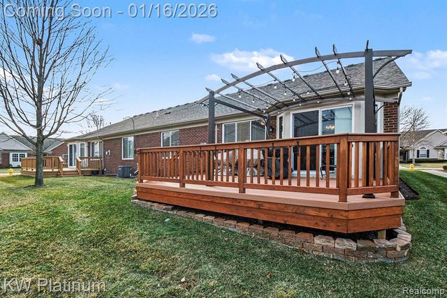 52458 Westfield Drive, Macomb, MI 48042