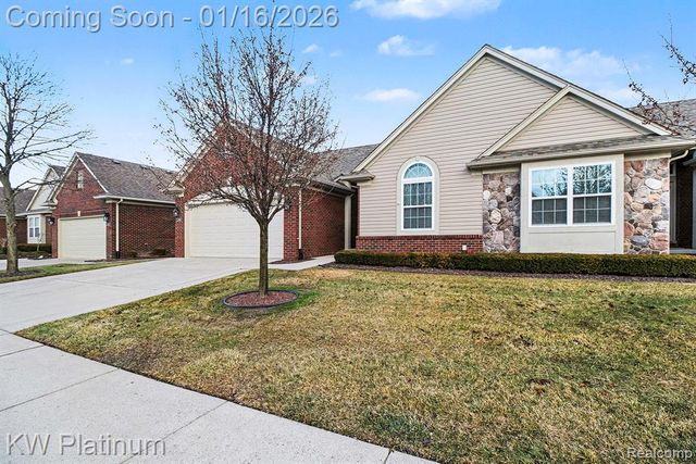 52458 Westfield Drive, Macomb, MI 48042