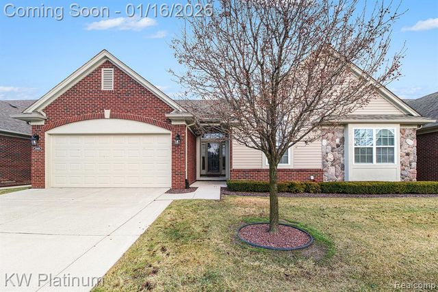 52458 Westfield Drive, Macomb, MI 48042
