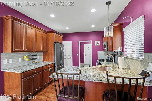 52458 Westfield Drive, Macomb, MI 48042