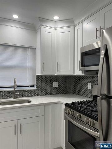 2165C N Central Road C, Fort Lee, NJ 07024