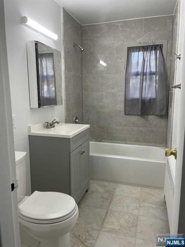 2165C N Central Road C, Fort Lee, NJ 07024