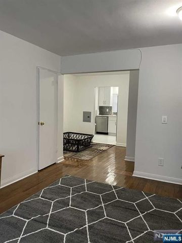 2165C N Central Road C, Fort Lee, NJ 07024