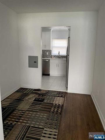 2165C N Central Road C, Fort Lee, NJ 07024