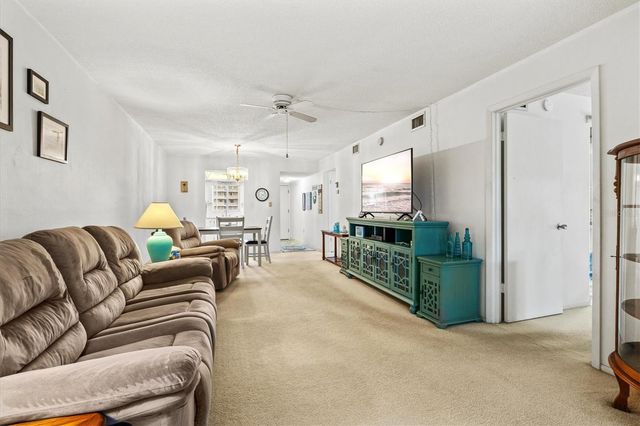 3564 LAKE BAYSHORE DRIVE 203, Bradenton, FL 34205