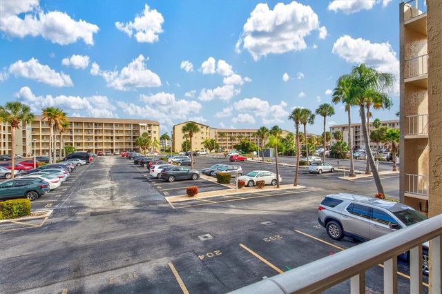 3564 LAKE BAYSHORE DRIVE 203, Bradenton, FL 34205