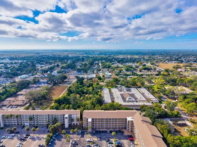 3564 LAKE BAYSHORE DRIVE 203, Bradenton, FL 34205