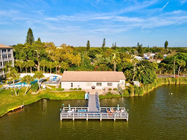 3564 LAKE BAYSHORE DRIVE 203, Bradenton, FL 34205