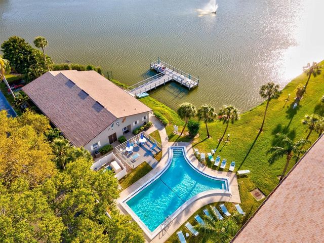 3564 LAKE BAYSHORE DRIVE 203, Bradenton, FL 34205