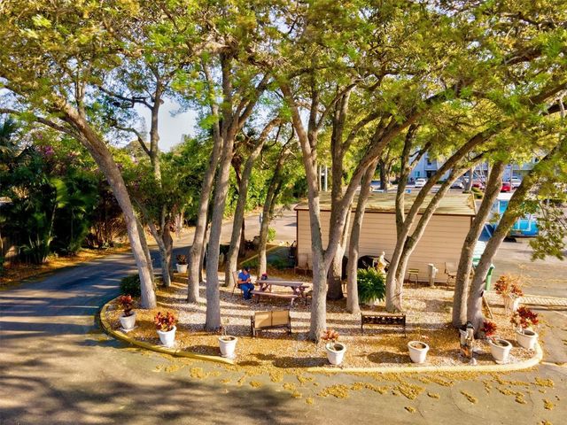 3564 LAKE BAYSHORE DRIVE 203, Bradenton, FL 34205