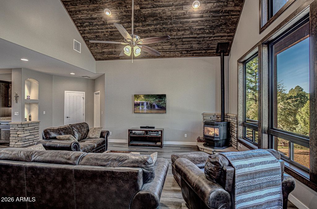 Image 9 of property listing at 501 N Chaparral Pines Drive, Payson, AZ 85541