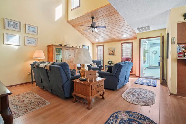 1911C Edge Dr., North Myrtle Beach, SC 29582