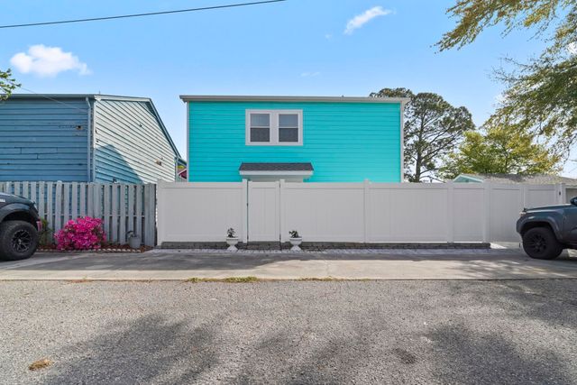 1911C Edge Dr., North Myrtle Beach, SC 29582