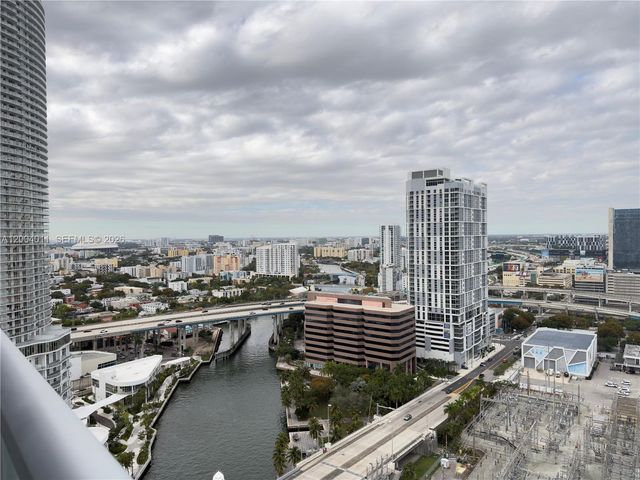 185 SW 7th St 2711, Miami, FL 33130