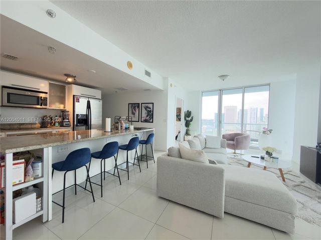 185 SW 7th St 2711, Miami, FL 33130