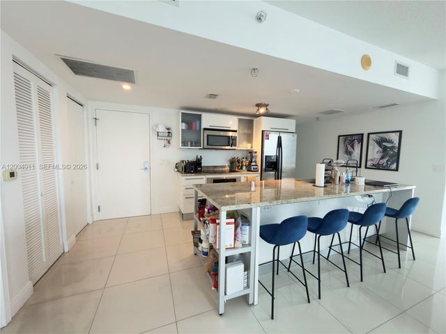 185 SW 7th St 2711, Miami, FL 33130