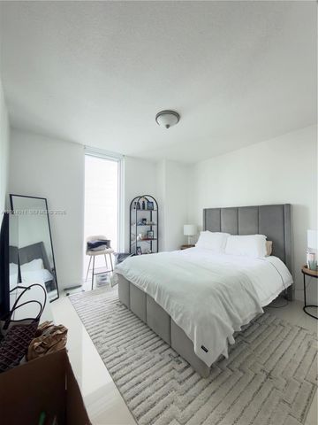 185 SW 7th St 2711, Miami, FL 33130