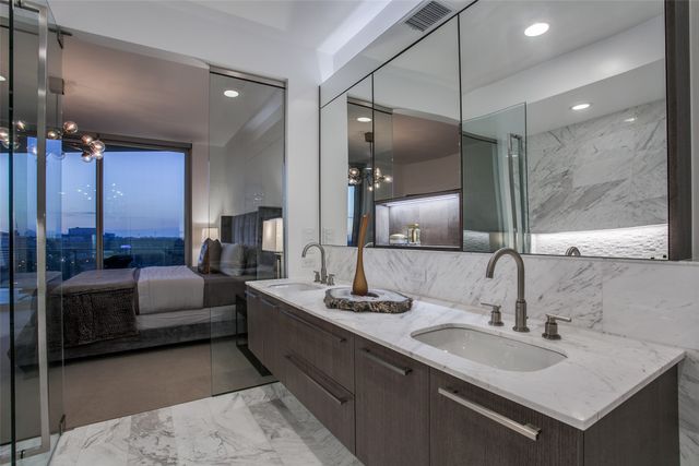 3130 N Harwood Street 1203, Dallas, TX 75201