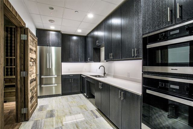 3130 N Harwood Street 1203, Dallas, TX 75201