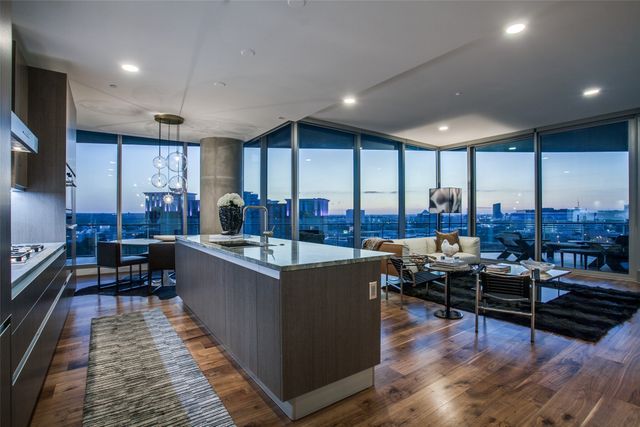 3130 N Harwood Street 1203, Dallas, TX 75201