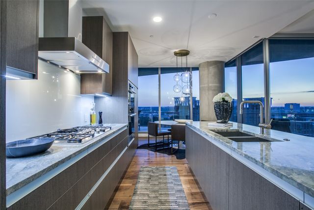 3130 N Harwood Street 1203, Dallas, TX 75201