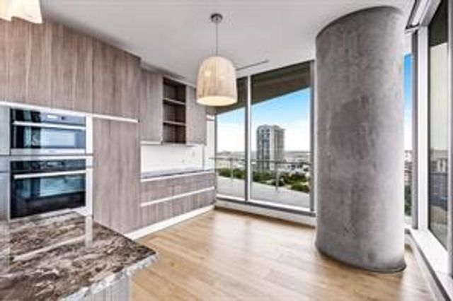 3130 N Harwood Street 1203, Dallas, TX 75201
