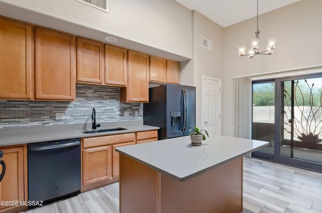 9389 S Avenida Mochuelo, Vail, AZ 85641