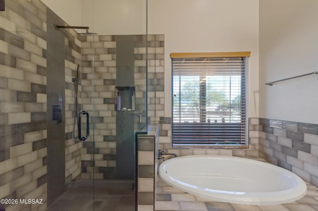 9389 S Avenida Mochuelo, Vail, AZ 85641