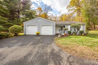 2415 Shepard Avenue APT 84, Hamden, CT 06518