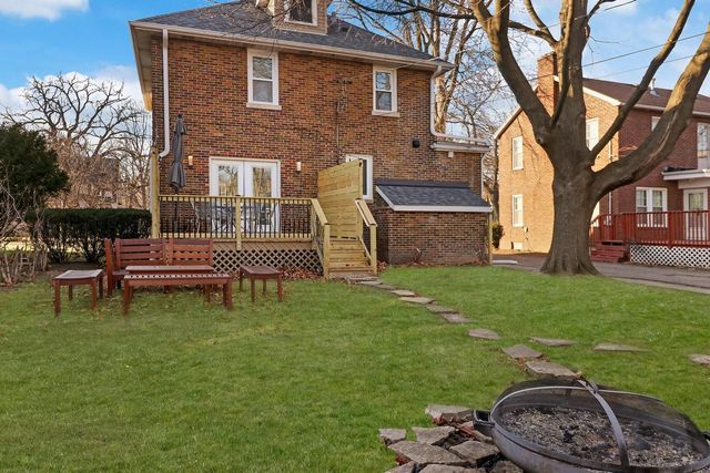1317 N Jackson Street, Waukegan, IL 60085