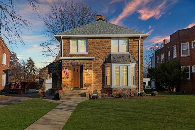 1317 N Jackson Street, Waukegan, IL 60085