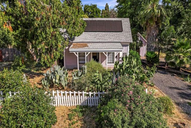 498 E 8th Ave, Chico, CA 95926