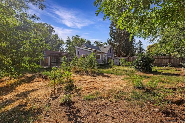 498 E 8th Ave, Chico, CA 95926