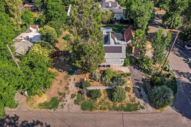 498 E 8th Ave, Chico, CA 95926