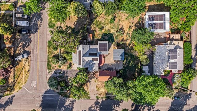 498 E 8th Ave, Chico, CA 95926