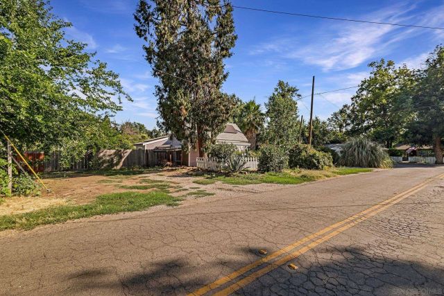 498 E 8th Ave, Chico, CA 95926