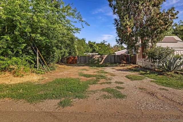 498 E 8th Ave, Chico, CA 95926