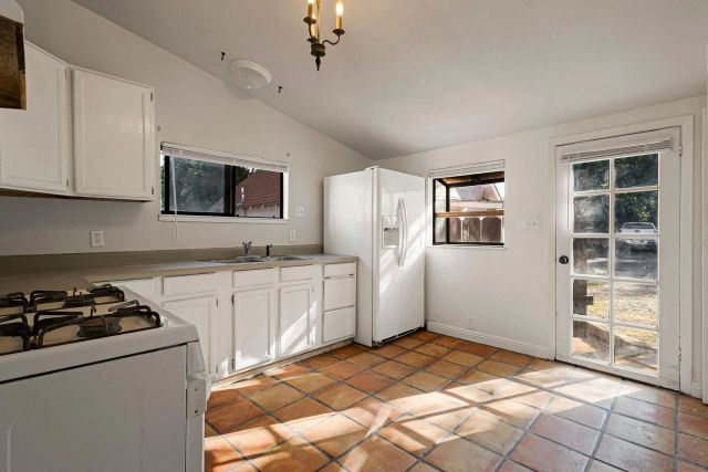 498 E 8th Ave, Chico, CA 95926