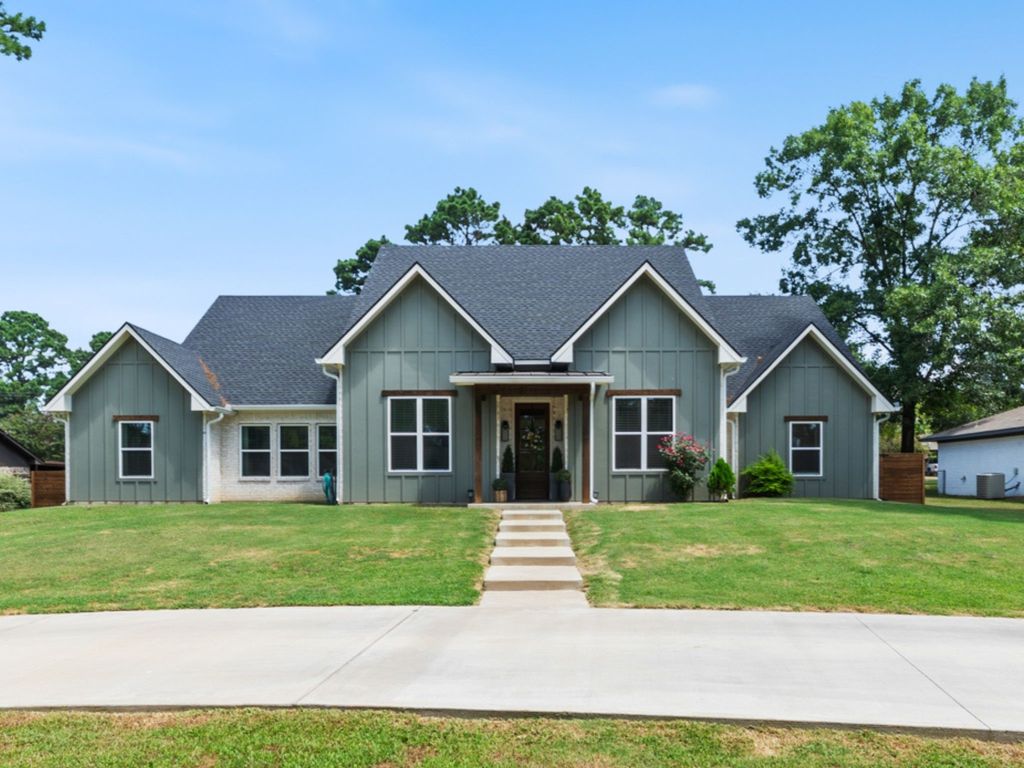 1008 RIVERIA DR, Grand Saline, TX 75140