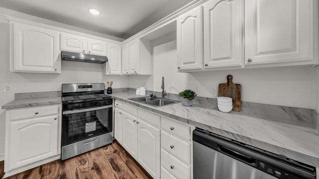 3521 Kenwood Avenue, Fort Worth, TX 76116