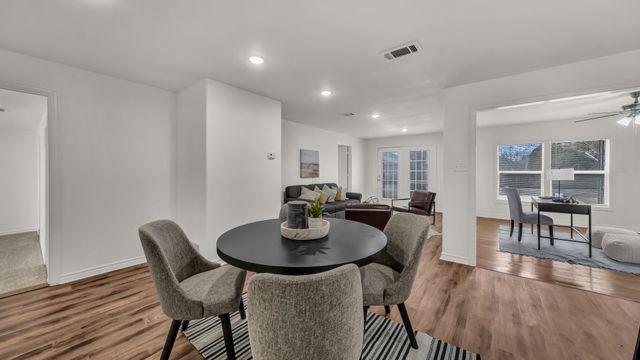 3521 Kenwood Avenue, Fort Worth, TX 76116