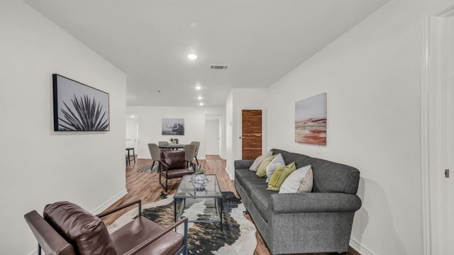 3521 Kenwood Avenue, Fort Worth, TX 76116